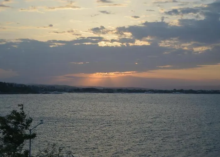 Saint George - Old Pensión Nesebar